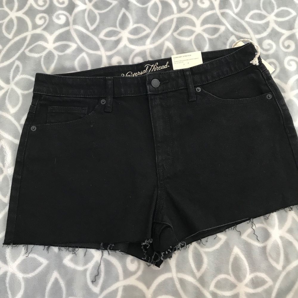 Universal thread black jeans shorts size 12/31 R.